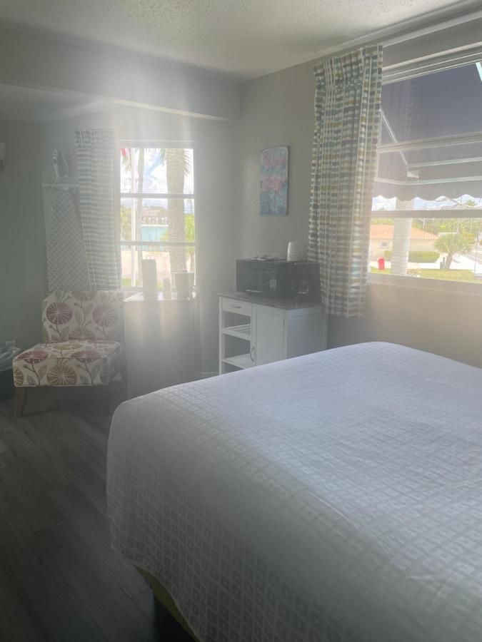 Hideaway Village ฟอร์ตมายเยอร์สบีช ภายนอก รูปภาพ